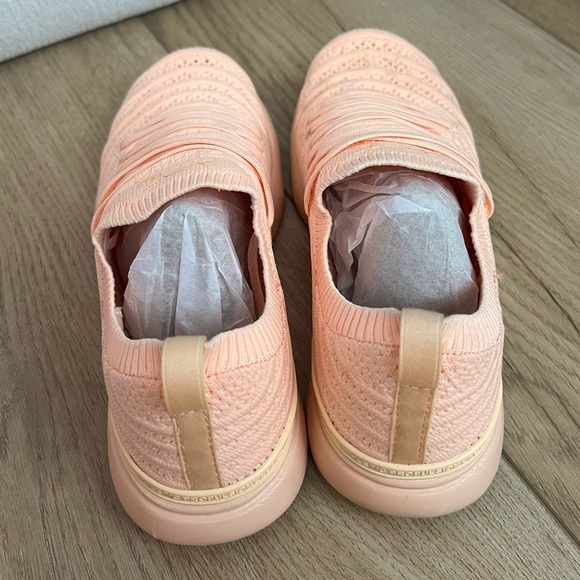 APL ♡ Techloom Wave Sneakers in Faded Peach - Picture 8 of 14